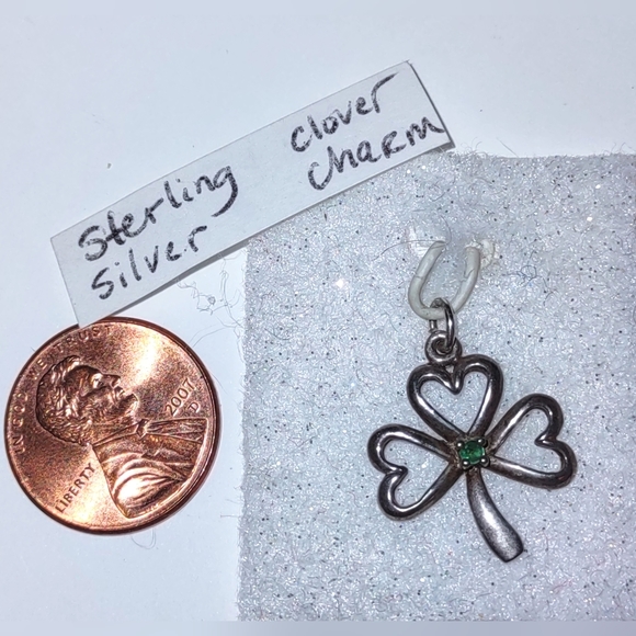 3 Leaf Clover Silver Pendant - Picture 3 of 15